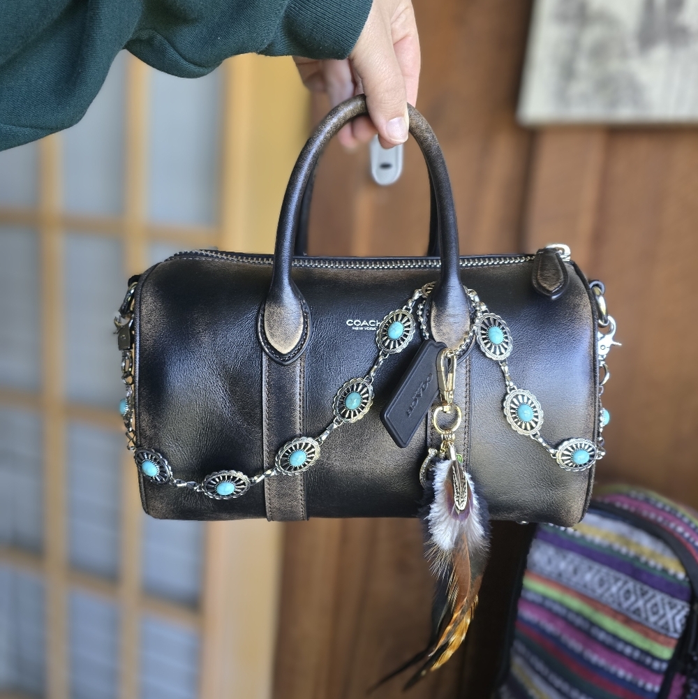 Coach Compass 25 In Loved Leather - Picture 7 of 7